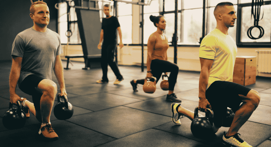 Jedzenie przed czy po treningu – co wybrać, aby wspierać formę i regenerację?